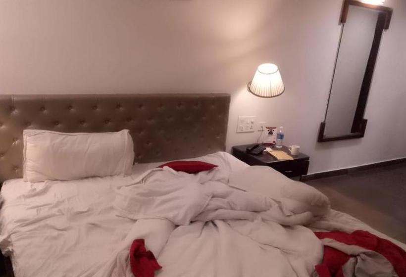 ホテル Paras Residency