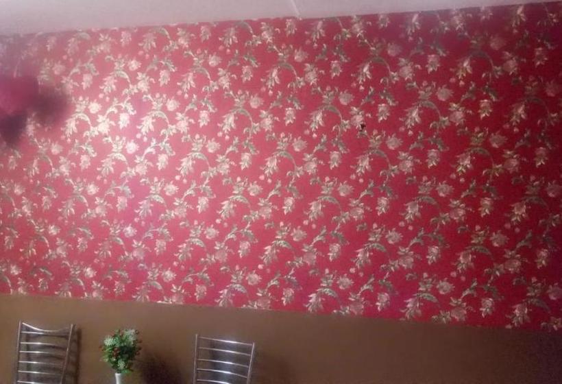 ホテル Paras Residency