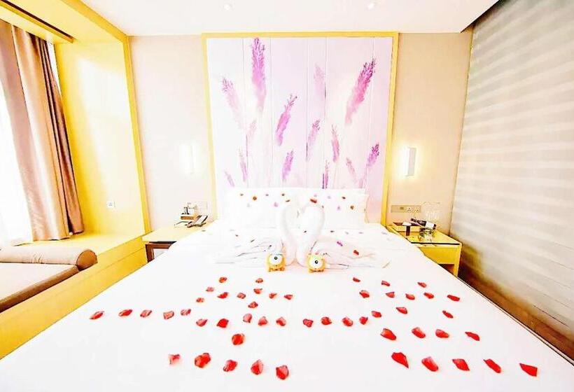 Lavande Hotel Taixing Jiangping Road