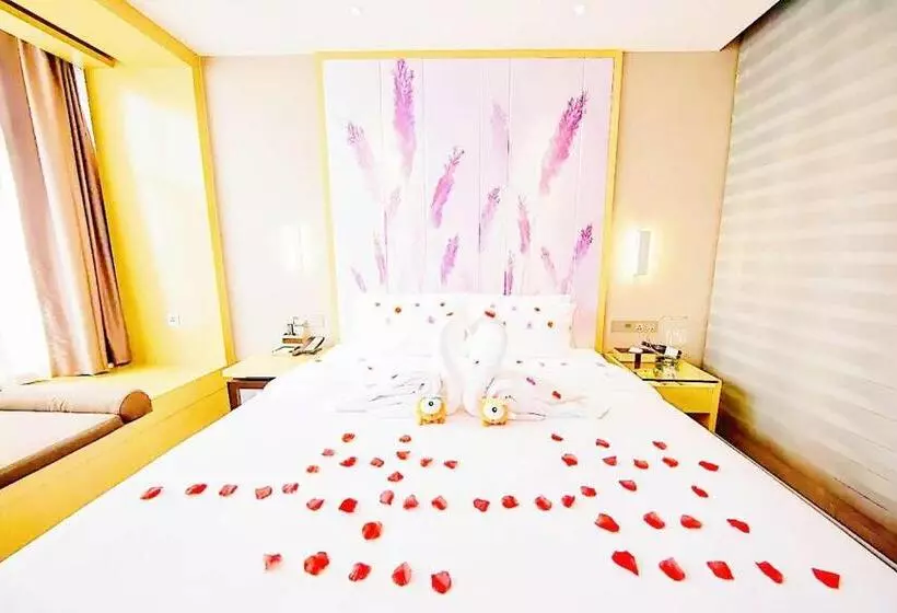 Lavande Hotel Taixing Jiangping Road