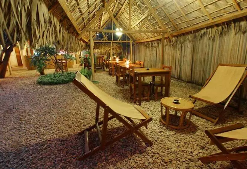 تختخواب و صبحانه Le Petit Paradis
