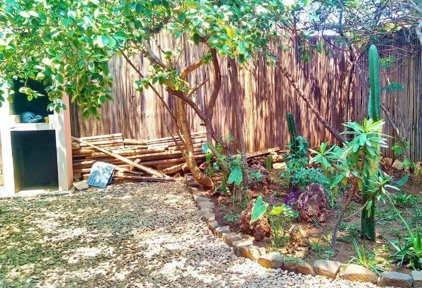 تختخواب و صبحانه Le Petit Paradis