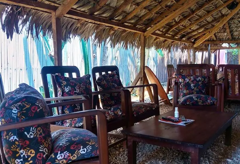 تختخواب و صبحانه Le Petit Paradis