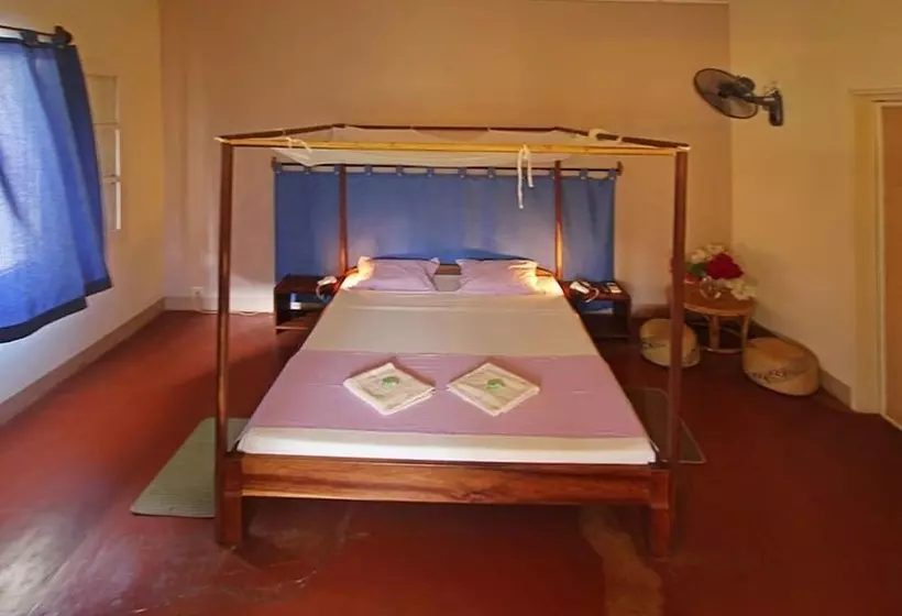 تختخواب و صبحانه Le Petit Paradis