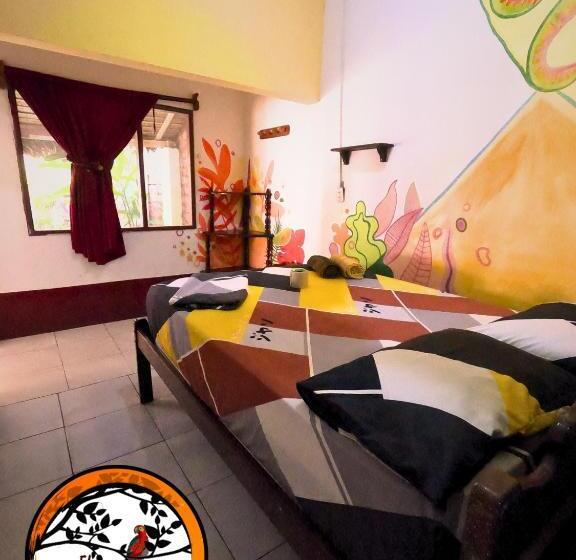 هتل El Curichal Hostel