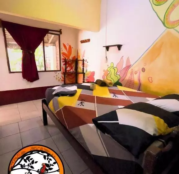 هتل El Curichal Hostel