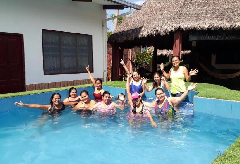 هتل El Curichal Hostel