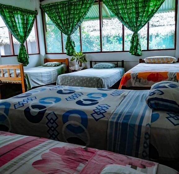 هتل El Curichal Hostel