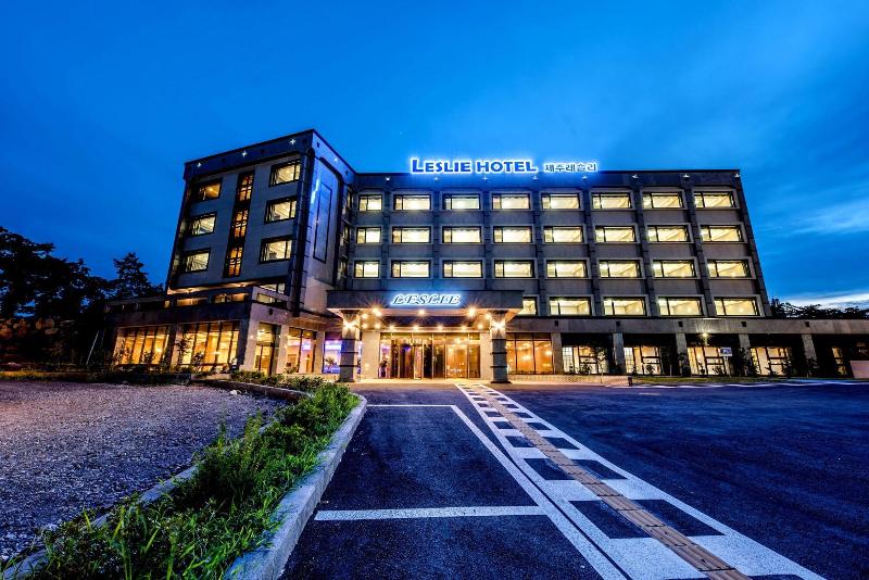 فندق Leslie