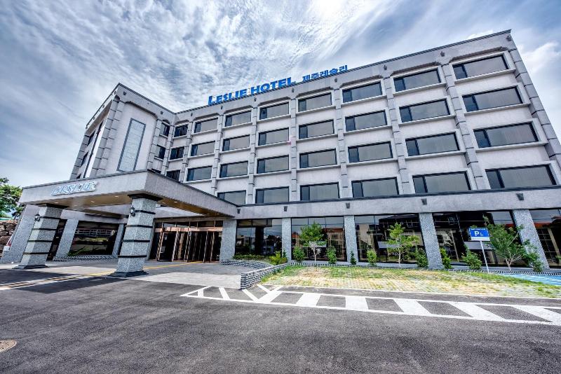 فندق Leslie