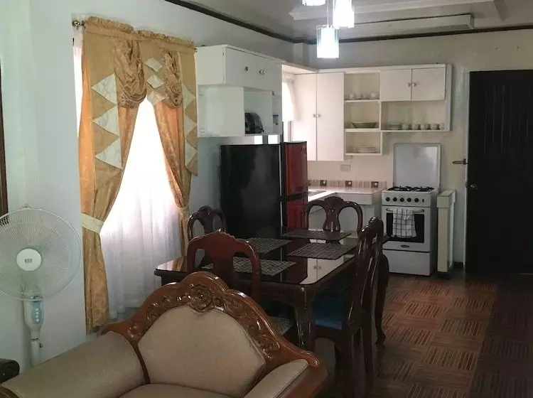 Joyful Island Hostel Mactan Beach