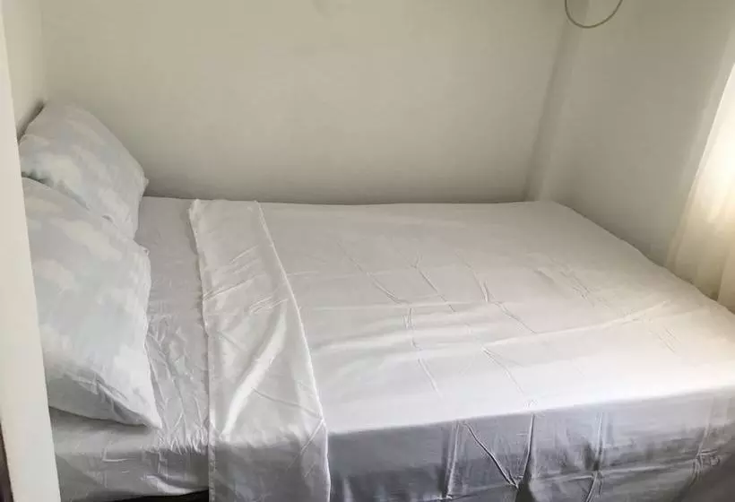 Joyful Island Hostel Mactan Beach