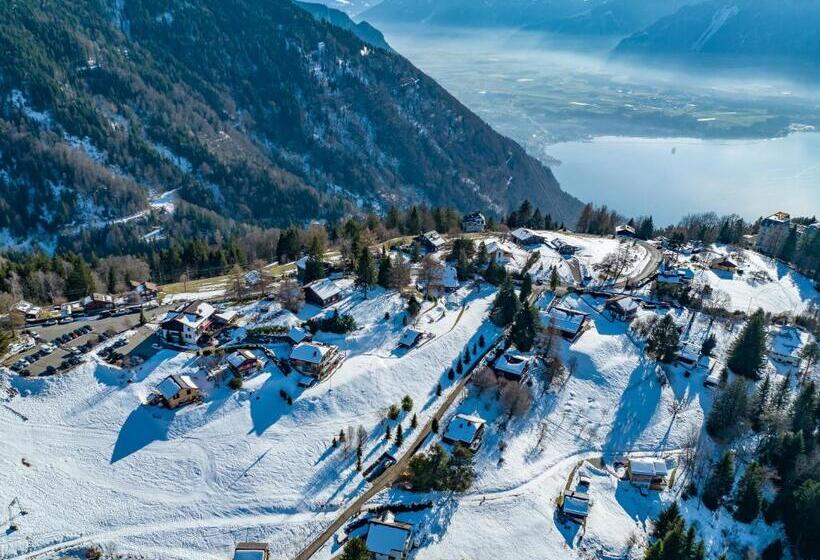 Le Coucou Hotel Restaurant & Lounge Bar