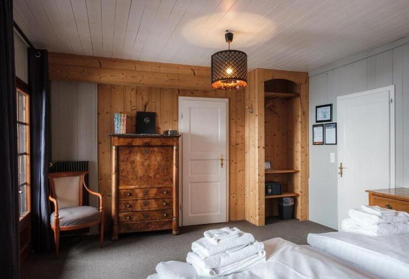 Le Coucou Hotel Restaurant & Lounge Bar