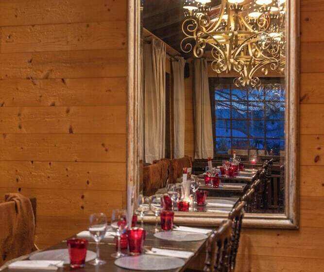 Le Coucou Hotel Restaurant & Lounge Bar