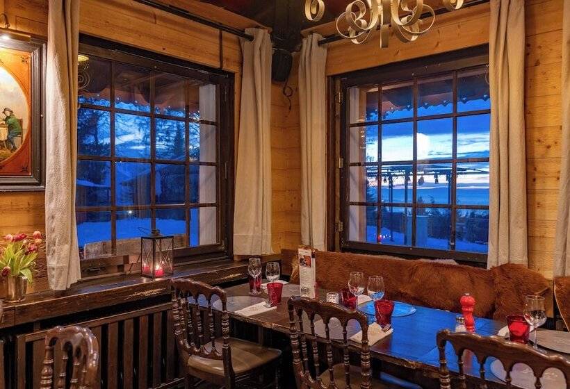 Le Coucou Hotel Restaurant & Lounge Bar