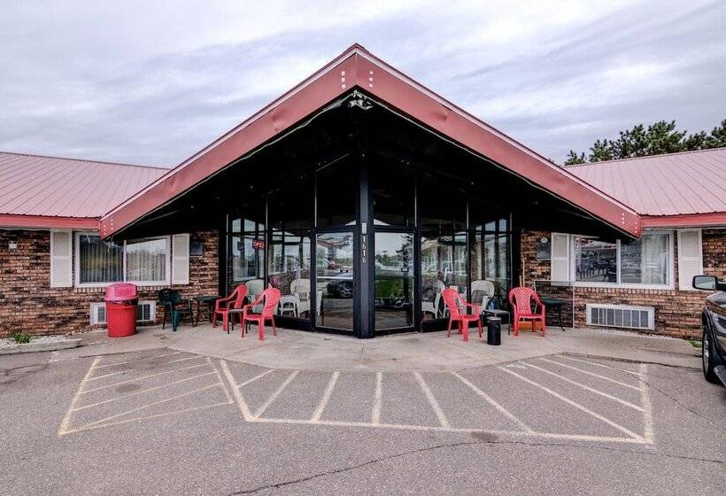 فندق على الطريق Bloomer Inn & Suites