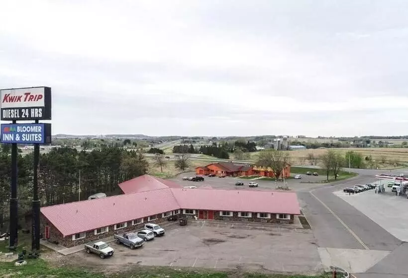 Motelli Bloomer Inn & Suites
