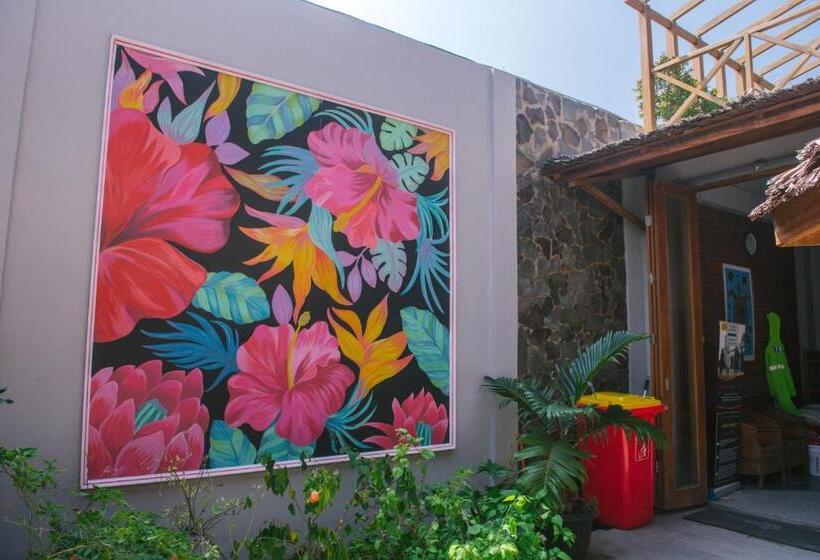 منتجع Freddies Santai Sumurtiga