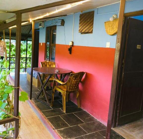 هاستل Goodday Backpackers