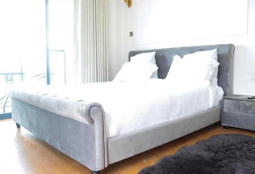 تختخواب و صبحانه Ternian