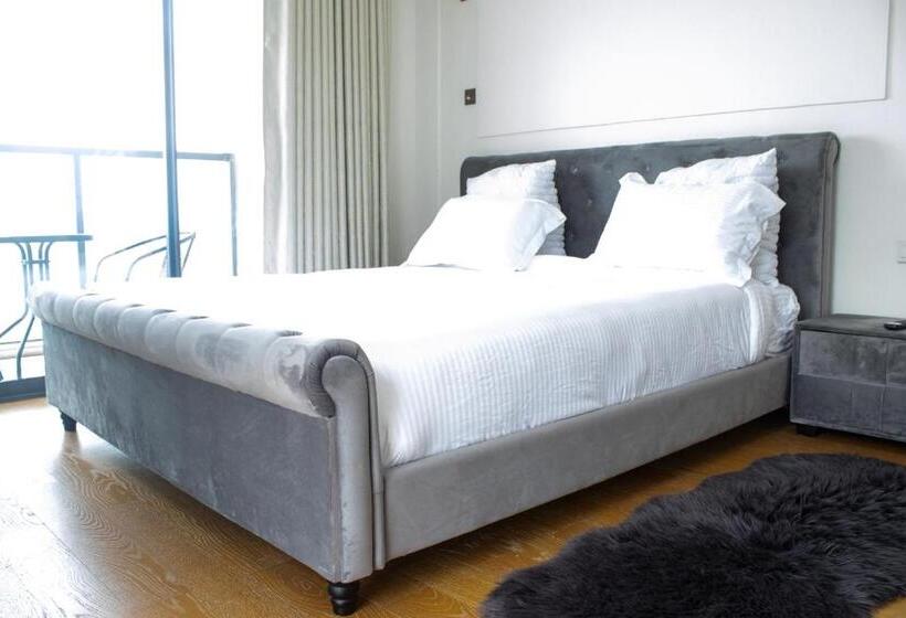 تختخواب و صبحانه Ternian