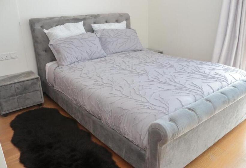 تختخواب و صبحانه Ternian