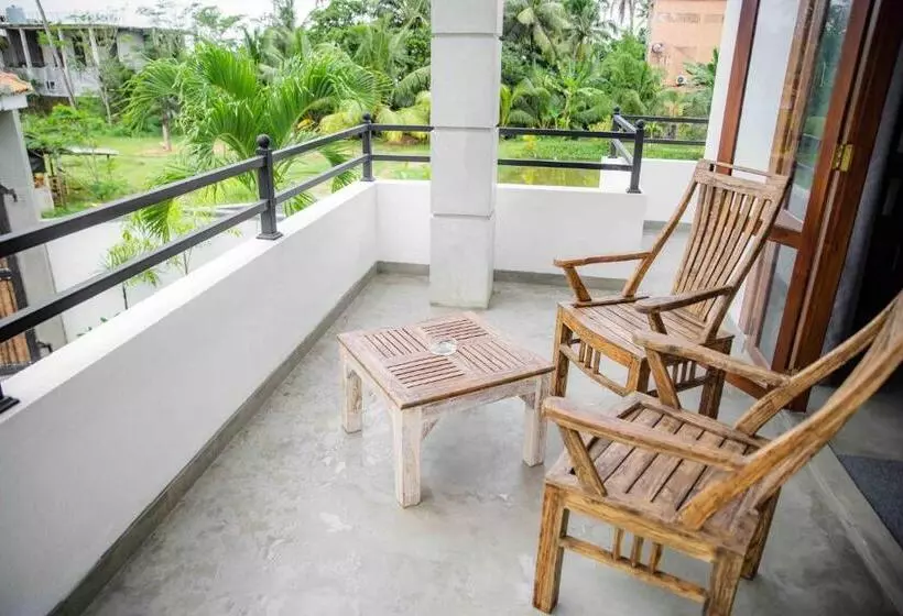 Hotelli Hirigala Beach Resort