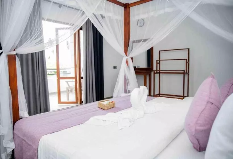 Hotelli Hirigala Beach Resort