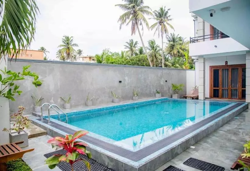 Hotelli Hirigala Beach Resort