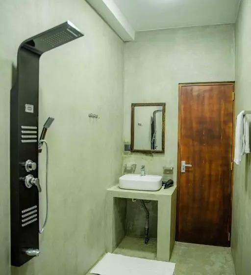 Hotelli Hirigala Beach Resort