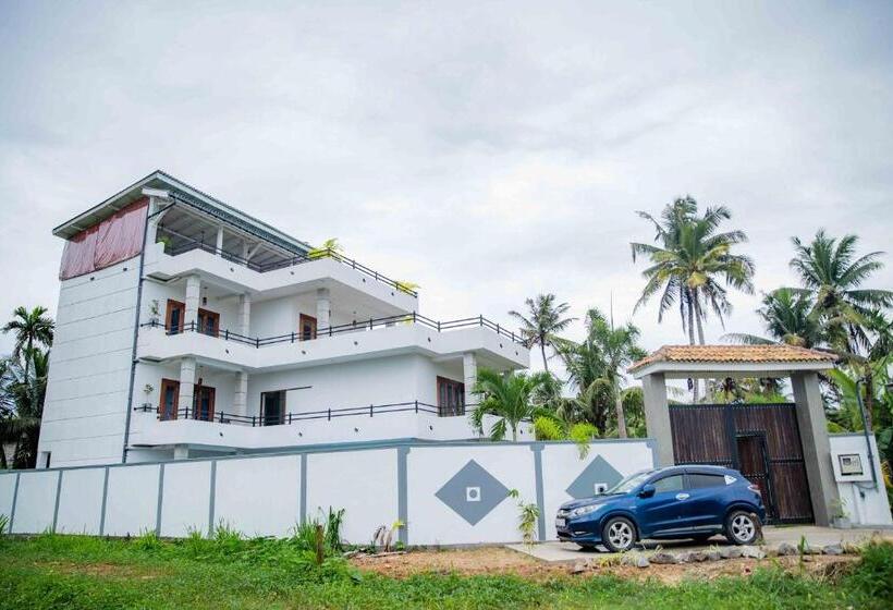 Hotel Hirigala Beach Resort