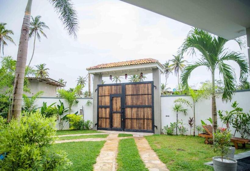 Hotel Hirigala Beach Resort