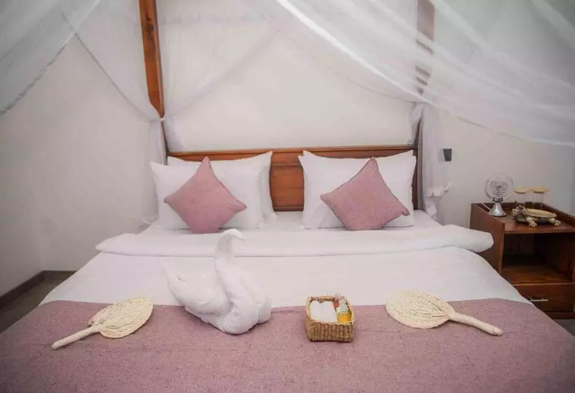 Hotelli Hirigala Beach Resort