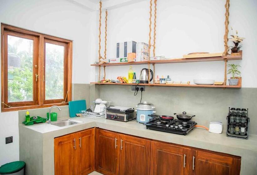 Hotel Hirigala Beach Resort