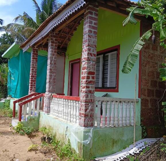 هتل Vismay Farm Stay