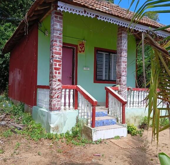 هتل Vismay Farm Stay