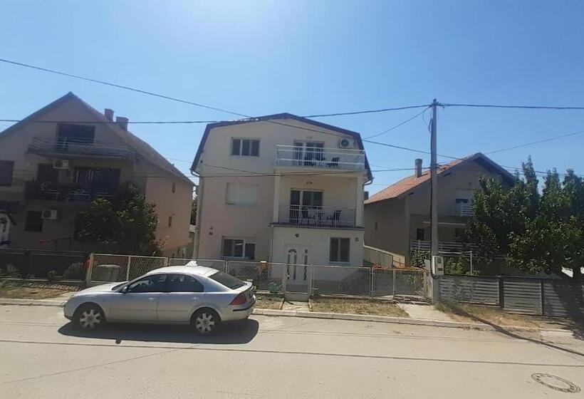 پانسیون Komforna Soba U Centru #3