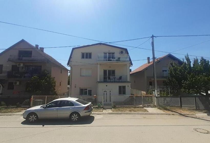 پانسیون Komforna Soba U Centru #3