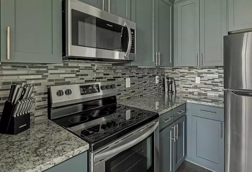 Voyager At Space Center By Barsala