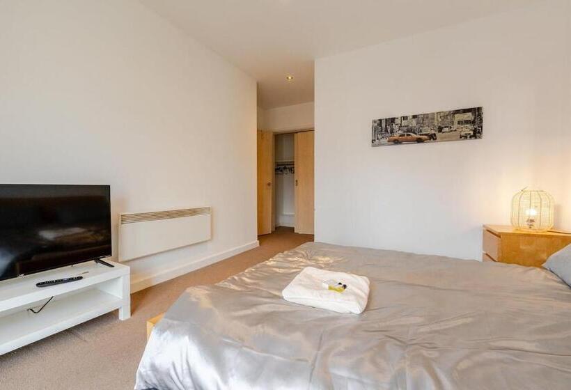 민박 Private Room In Cardiff City Center