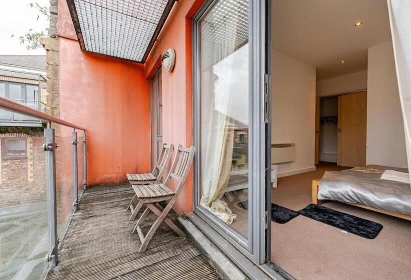 민박 Private Room In Cardiff City Center