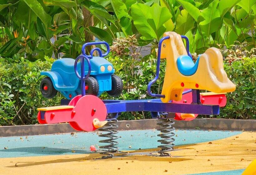 ホテル Lakwatsero Caviteño Suites