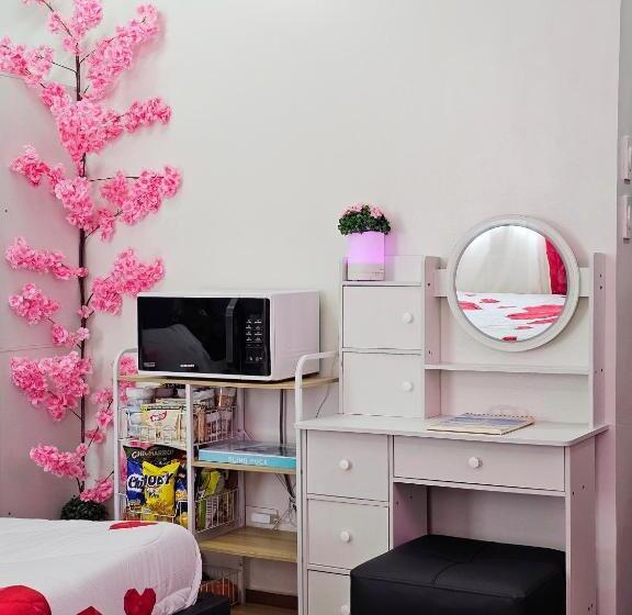 ホテル Lakwatsero Caviteño Suites