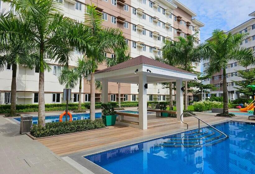 ホテル Lakwatsero Caviteño Suites