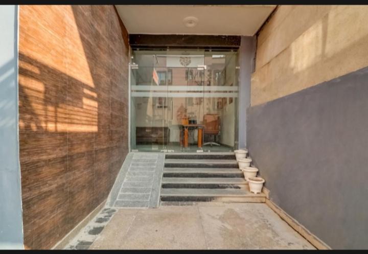 Hotel Paradise Residency