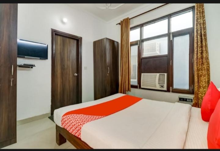 Hotel Paradise Residency