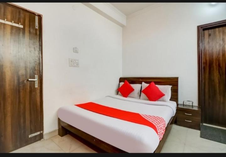 Hotel Paradise Residency