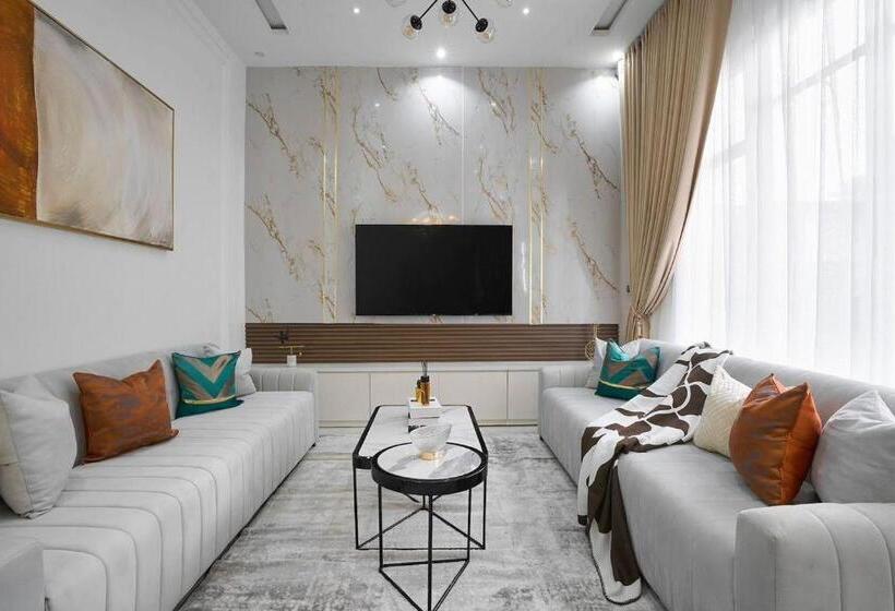 پانسیون Cozy Lodge