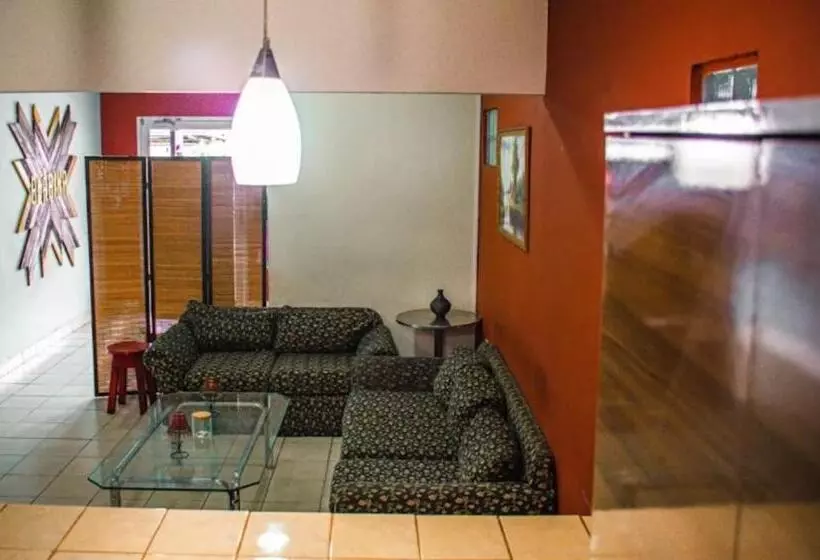 پانسیون The Journey Hostel